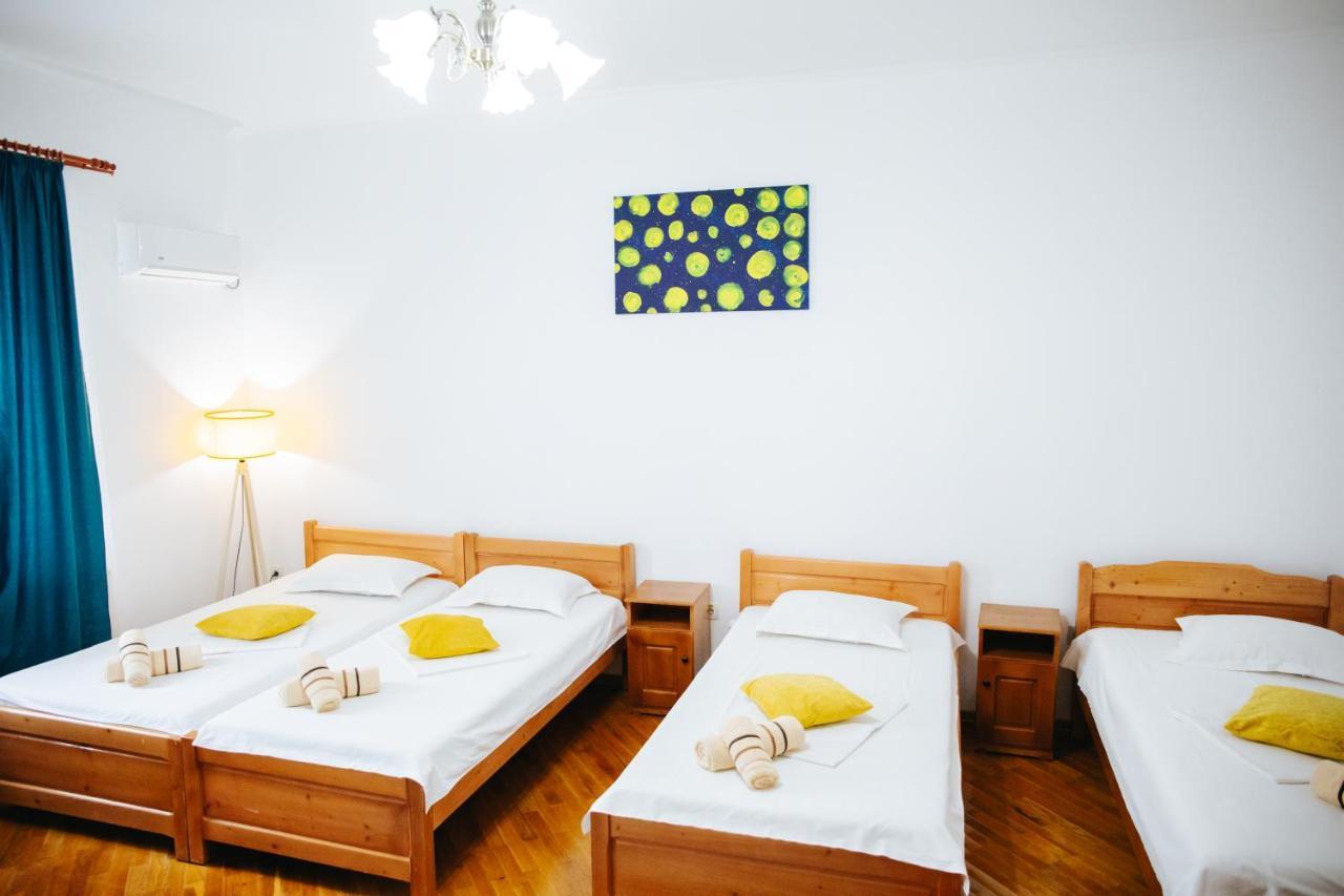 Pensiunea Casa Cristal Târgu Jiu Buitenkant foto