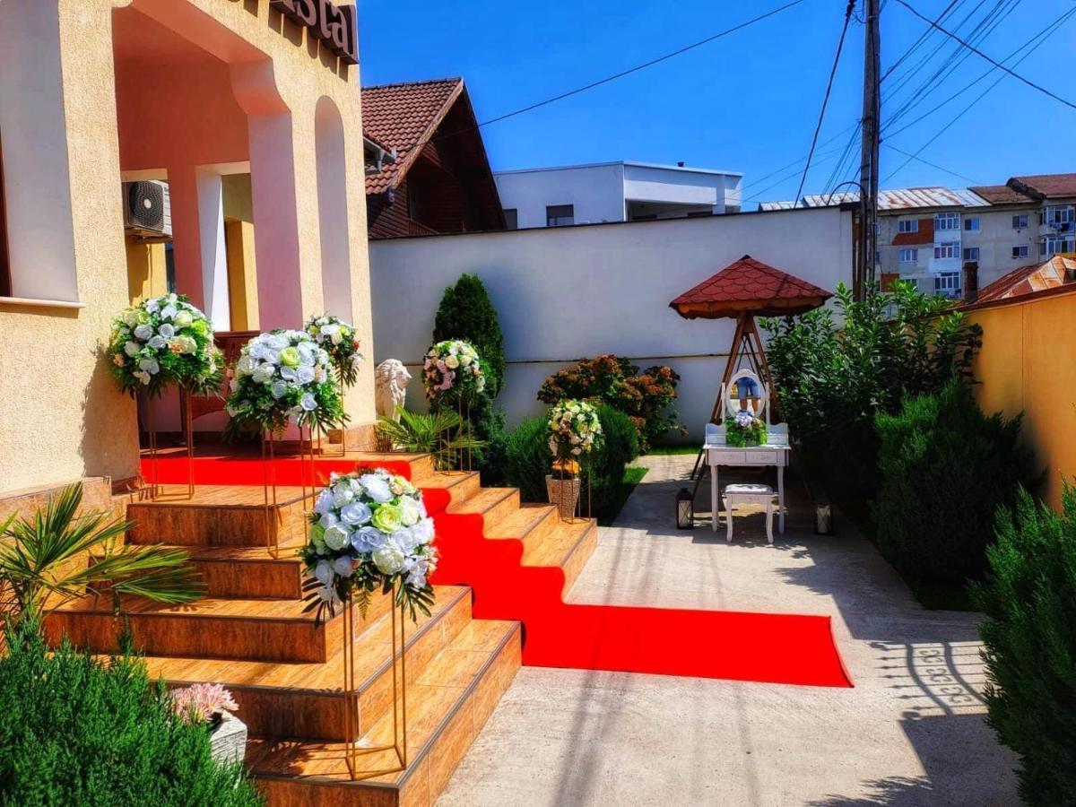 Pensiunea Casa Cristal Târgu Jiu Buitenkant foto